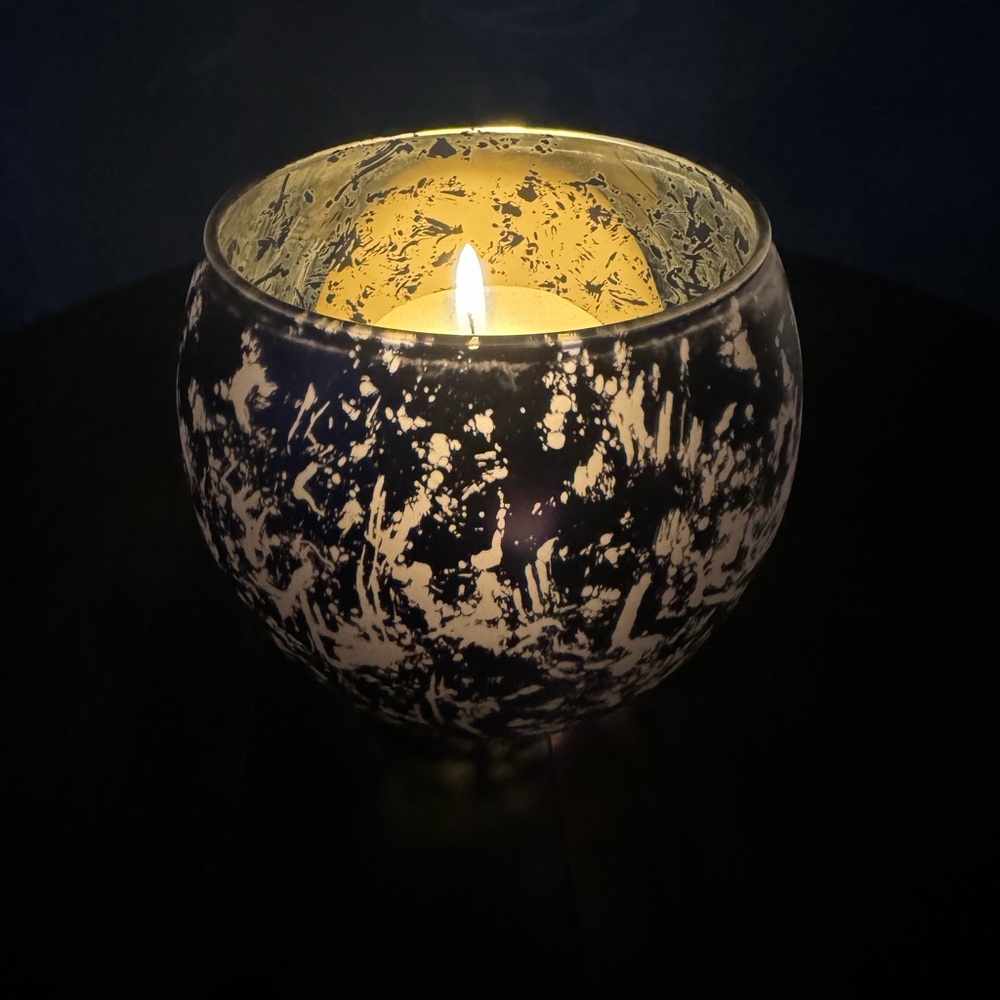 Elegant Home Accents Candle Holder(one)/flower vase (Multi use) 4 by 4,5 inches